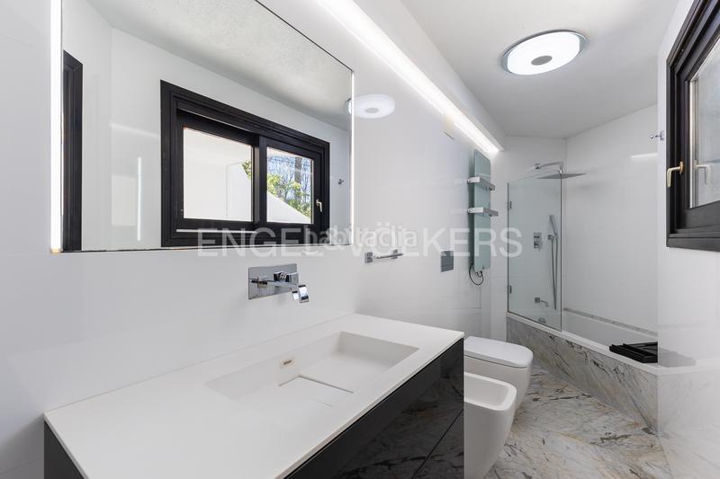 Foto 83443c3e-92b3-4a25-bf11-bdbb383417cf. Casa amb calefacció aparcament piscina a Massarojos Valencia