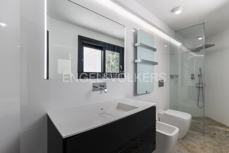 Foto 83bafb5e-7f37-41e5-87aa-8a310d427a87. Casa amb calefacció aparcament piscina a Massarojos Valencia