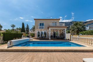 Casa a El Montgó. Casa unifamiliar con piscina cerca de dénia.