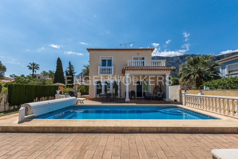 Foto aa226192-0ef7-40d7-9fd8-9ce6f5597c98. Casa  unifamiliar con piscina cerca . en El Montgó Dénia