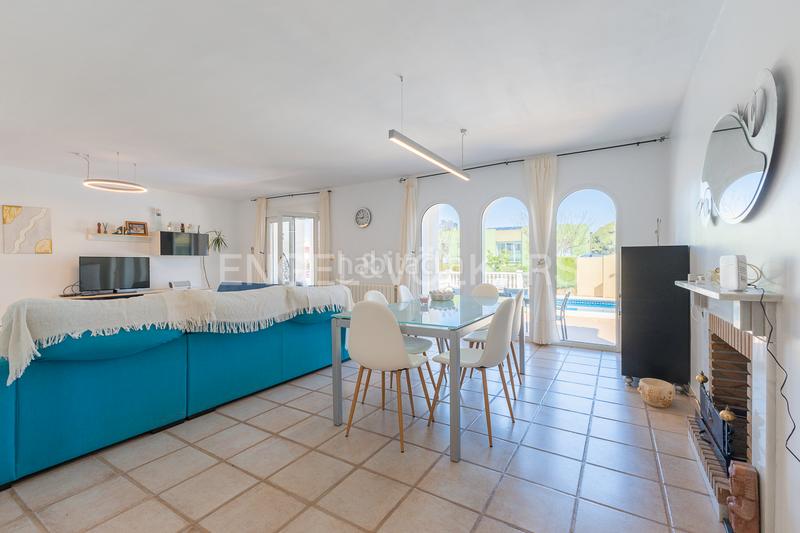 Foto c0ea7cea-0ac0-4088-bd3f-84eb012f3f52. Casa  unifamiliar con piscina cerca . en El Montgó Dénia
