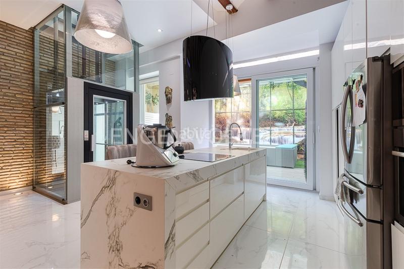 Foto 7edcb497-59fe-49e6-8161-4ead45e28441. Alquiler apartamento lujo y confort en dúplex con piscina climatizada en El Botànic, en Valencia