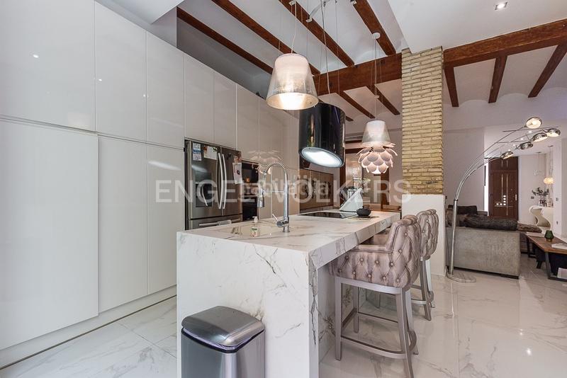 Foto cc740b8d-268d-4b1d-8bbf-834cbd17b7df. Alquiler apartamento lujo y confort en dúplex con piscina climatizada en El Botànic, en Valencia