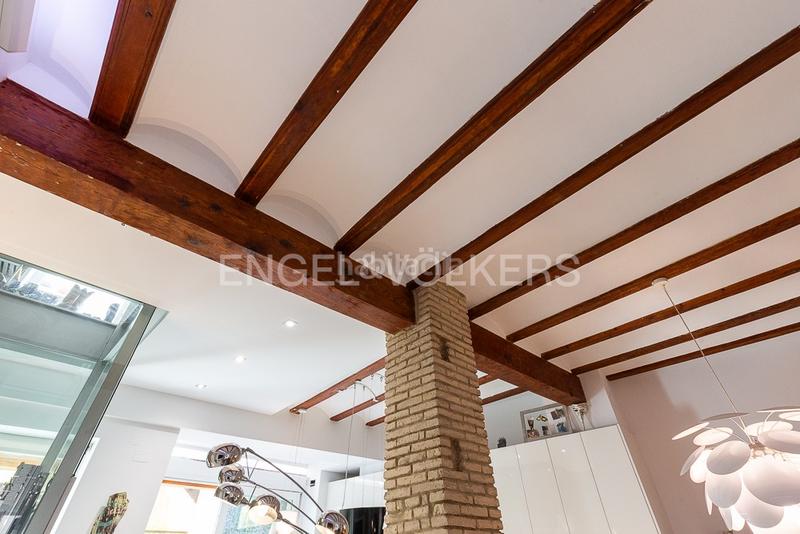 Foto d200ad53-d904-4693-a05d-a1d3f280c372. Alquiler apartamento lujo y confort en dúplex con piscina climatizada en El Botànic, en Valencia