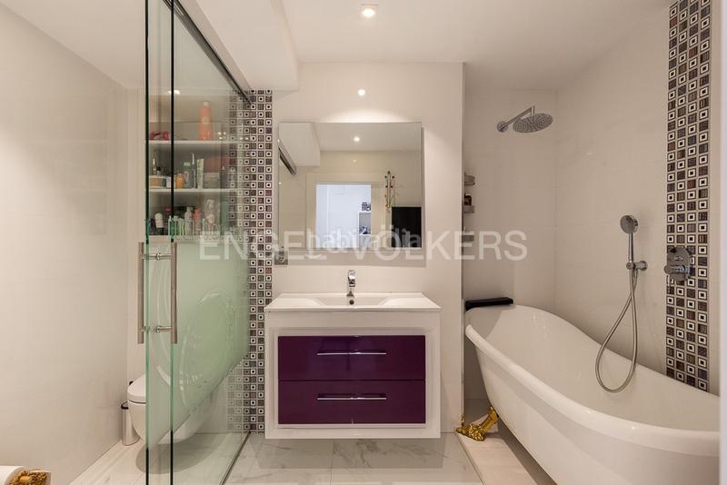 Foto 526c9eaa-3a56-4425-bec9-7a50e10d149c. Lloguer apartament amb calefacció piscina a El Botànic Valencia