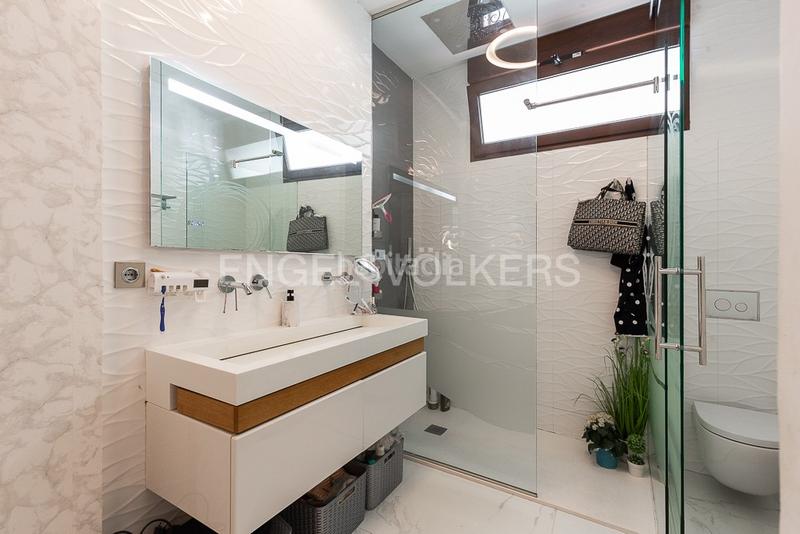 Foto d2d2dcfc-86fd-48ba-9377-70f0c42c0f43. Lloguer apartament amb calefacció piscina a El Botànic Valencia