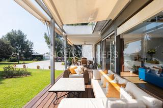 Lloguer Casa a Olocau. Fantástica casa con 4.000m2 de jardín y piscina