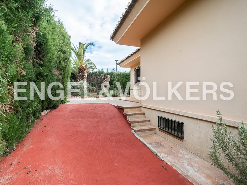 Foto e4cd2deb-fba3-4b48-bf80-2e8c0d4863c4. Alquiler casa  independiente en urbanización monasterios en Puçol