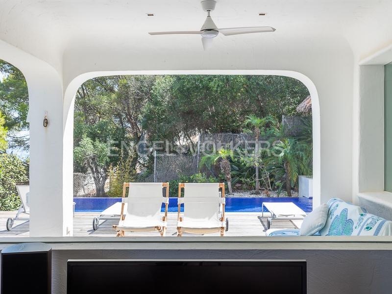 Foto dd1bb078-e835-4c22-9237-e1122009929e. Casa amb calefacció aparcament piscina a Las Rotas / Les Rotes Dénia