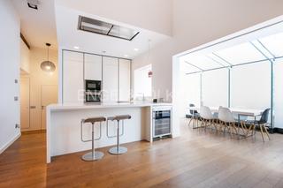Rent Penthouse in Sant Francesc. Ático de diseño en el centro de valencia con garaje