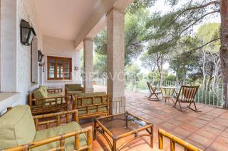 House in Las Rotas / Les Rotes. Exclusiva casa en las rotas con un terreno de 8000m