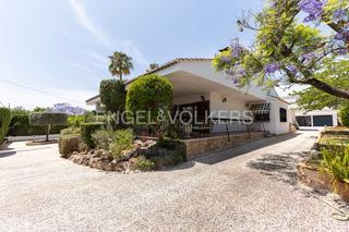 Casa a Riba - roja de Túria. Chalet de lujo en riba roja de túria