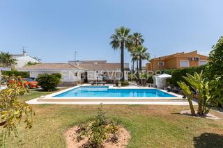 Casa a Riba - roja de Túria. Chalet de lujo en riba roja de túria