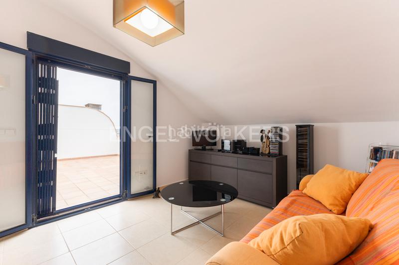 Foto 8db2fab7-5595-40ff-9bb6-ce923f04924b. Àtic amb calefacció aparcament piscina a Devessa - Monte Pego Dénia