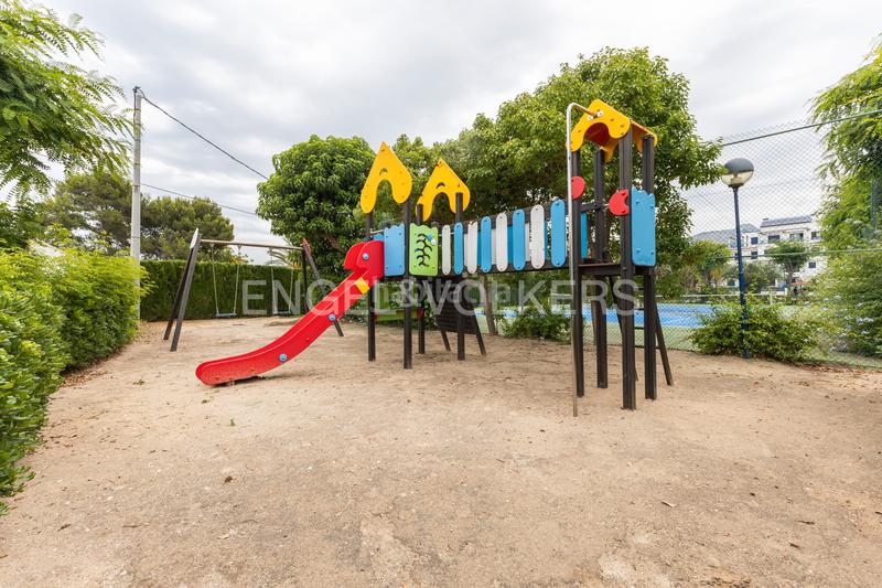 Foto e7c7c0b7-5a84-4d98-9528-69e557a51ea6. Àtic amb calefacció aparcament piscina a Devessa - Monte Pego Dénia