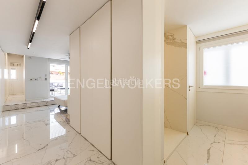 Foto 10886fdc-c38e-4ee9-8c41-2bc88b041b42. Àtic amb calefacció a Russafa Valencia