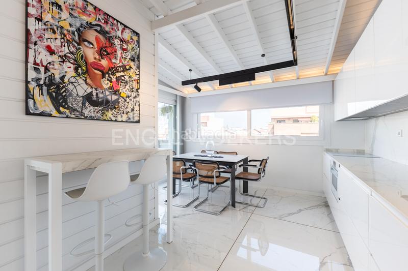 Foto 243bd7d3-187a-4106-9721-0b4de641210c. Àtic amb calefacció a Russafa Valencia