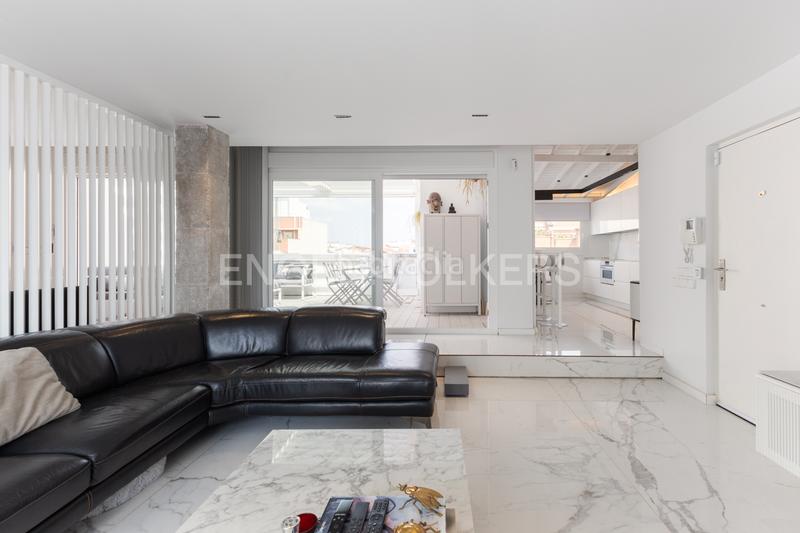 Foto 34600225-0215-4b20-9a68-cf578d8c2fbf. Àtic amb calefacció a Russafa Valencia