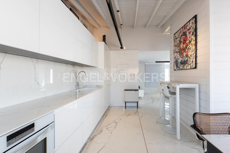 Foto 4ea1e409-2507-47e4-bee5-f0ee074fc502. Àtic amb calefacció a Russafa Valencia