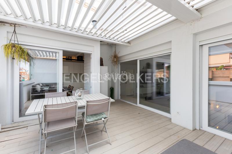 Foto 5c2ba9e8-a9a9-4848-9be0-59a0ff00b9b7. Àtic amb calefacció a Russafa Valencia