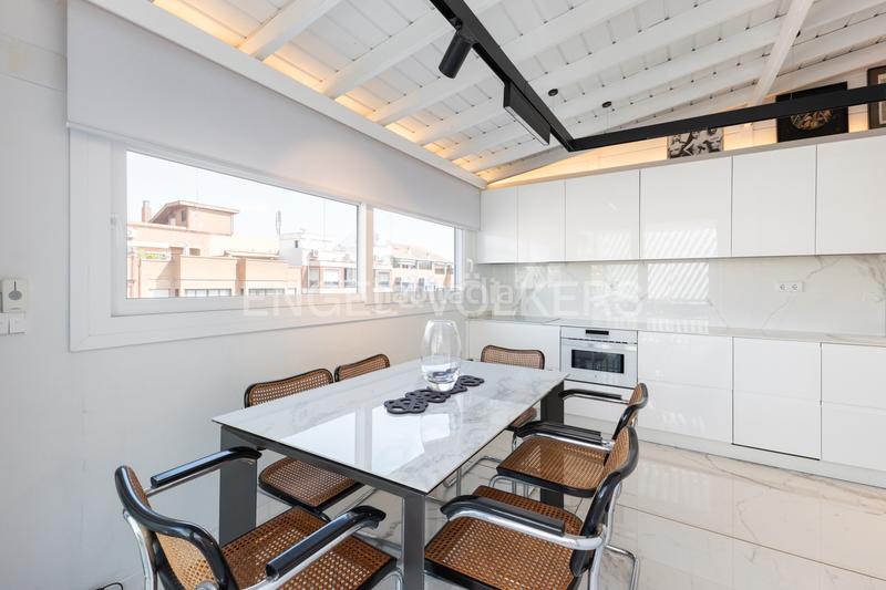 Foto ac4a275b-3fce-48e8-a316-e9fe7fa67800. Àtic amb calefacció a Russafa Valencia