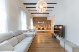 Apartament  Gran via de ferran el catòlic. Joya urbana en gran via de ferran el catòlic.