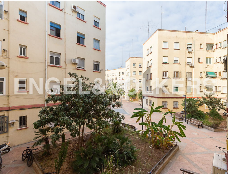 Foto f2e3f776-d0fb-493d-8c13-f2b33c4e7396. Apartamento av menorca piso exterior con 2 dormitorios y despacho en Valencia