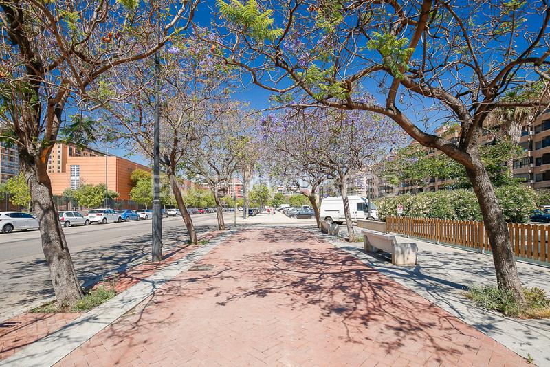 Foto fa0ea170-3e6a-47c0-bee9-c13c4a6c50dc. Apartamento av menorca piso exterior con 2 dormitorios y despacho en Valencia