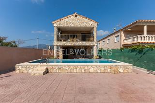 Location Maison  Plaza marenys sector. Bonita casa con acceso direco al mar en tavernes de valldigna