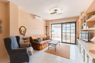 Apartament a Alcossebre. Acogedor apartamento en planta baja alta con piscina, pista de t
