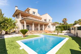 Lloguer Casa  Av. acacias. Fantástica casa unifamiliar en campolivar
