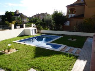 Lloguer Casa  Av. acacias. Fantástica casa unifamiliar en campolivar