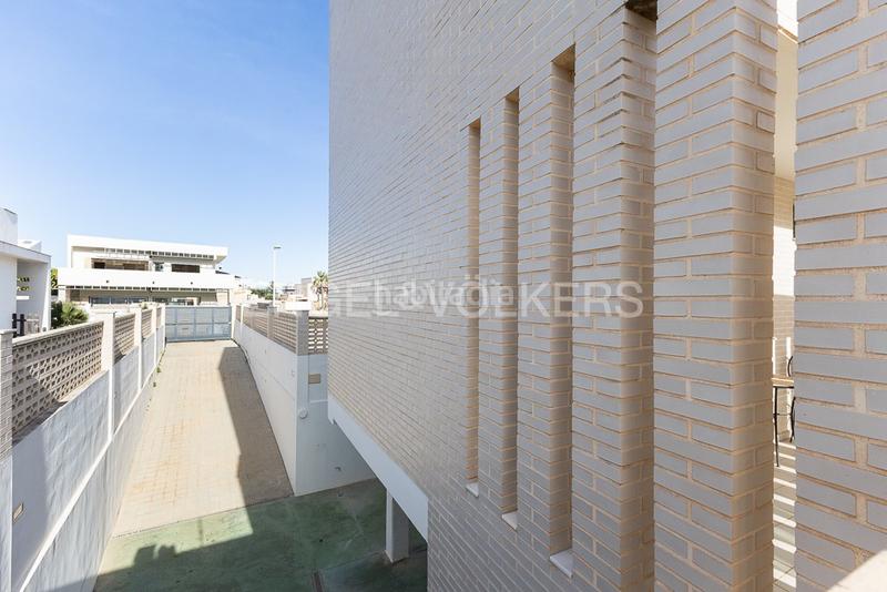 Foto c57f1d03-5f96-4b52-8944-0d35fe477a37. Casa amb calefacció aparcament piscina a El Dossel - Mareny de San Lorenzo Cullera