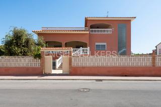 Casa a Playa Morros de Gos. Espaciosa villa familiar con 9 dormitorios, piscina privada y ce