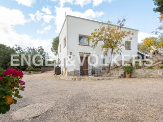 Casa a Cálig. Villa unica y singular con gran terreno en calig