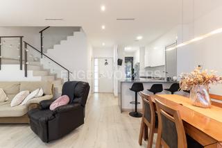 Casa a Malilla. Vivienda exclusiva con jardín y piscina en valencia