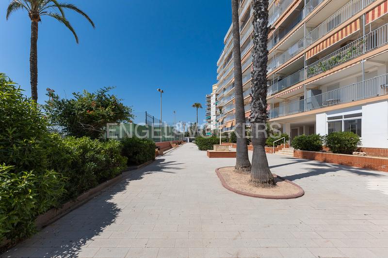 Foto 0c5d4a13-f1a7-44f1-9cf3-f4ba4e7eebf4. Attico con riscaldamento parcheggio in El Perellonet Valencia