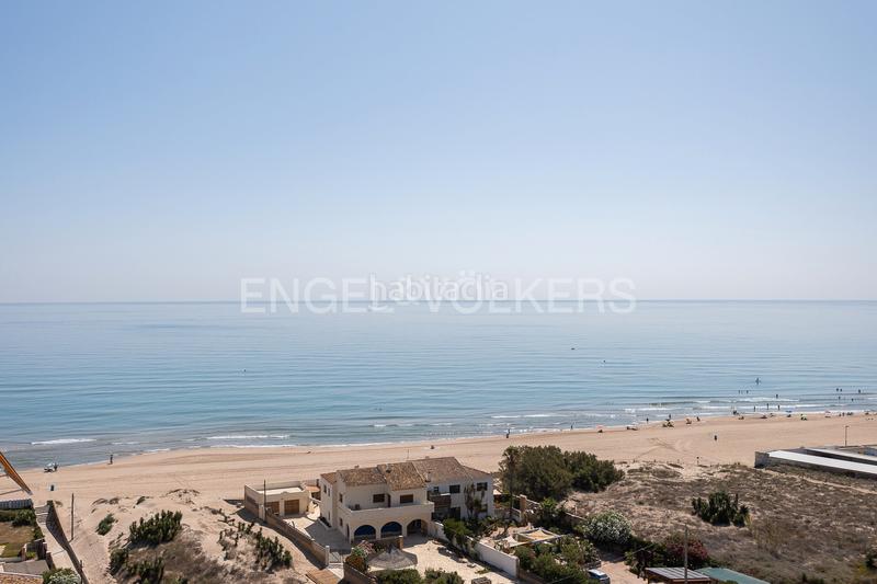 Foto 145af5ec-8cc6-4a42-93ff-4d873ef5a7f1. Attico con riscaldamento parcheggio in El Perellonet Valencia