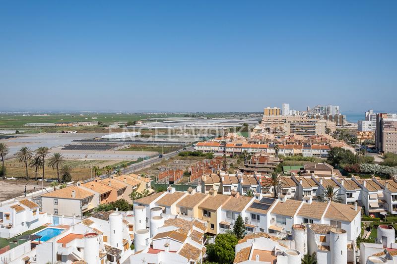 Foto 175031e2-858c-41ed-8c9e-fc1498cd9304. Attico con riscaldamento parcheggio in El Perellonet Valencia