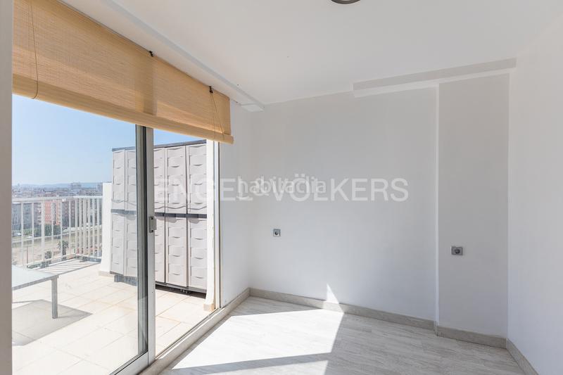 Foto 59314df5-6a70-490b-aed5-89e01a13fc64. Attico con riscaldamento parcheggio in El Perellonet Valencia