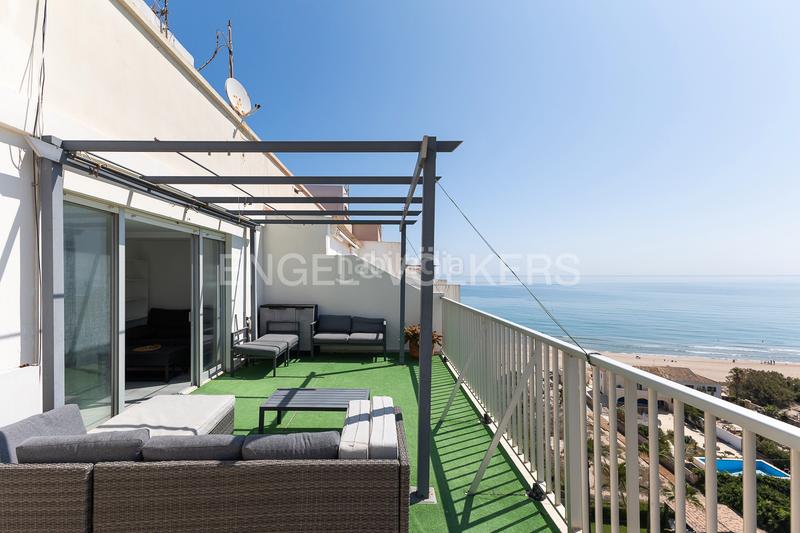 Foto 6ccd75d3-92ff-43d0-b753-5648b61f0979. Attico con riscaldamento parcheggio in El Perellonet Valencia