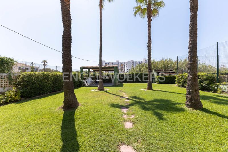 Foto a656ba7b-4d9f-40fa-b8d5-7ce071b7761f. Attico con riscaldamento parcheggio in El Perellonet Valencia