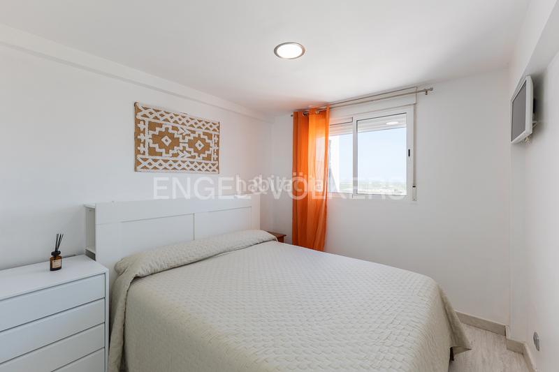 Foto e05ce5bd-d223-4344-817d-0b26db7786e3. Attico con riscaldamento parcheggio in El Perellonet Valencia