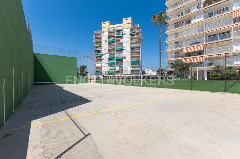 Foto e4f5dc6a-1a5b-4b16-a19c-133eb10f04de. Attico con riscaldamento parcheggio in El Perellonet Valencia