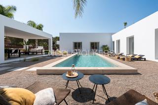 Casa a La Conarda. Exclusivo chalet de diseño en una sola planta con 6 habitaciones
