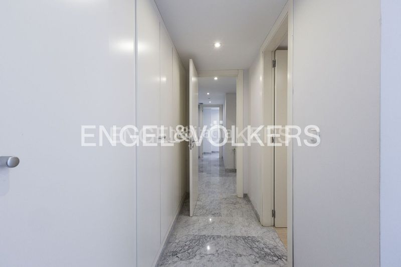 Foto fd3983ad-9a0e-4347-9082-09ed023b4ff9. Pis amb calefacció aparcament a Sant Francesc Valencia
