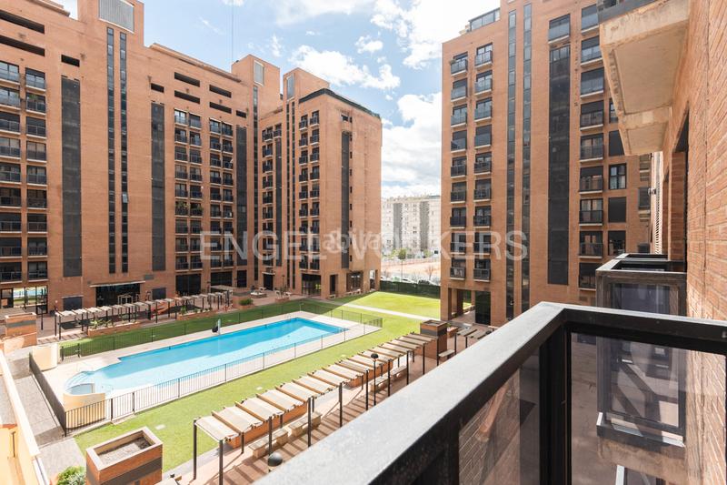 Foto 0fc4a736-b0df-41db-9595-b3b71d6b85bf. Àtic amb calefacció aparcament piscina a Penya-Roja - Avda. Francia Valencia