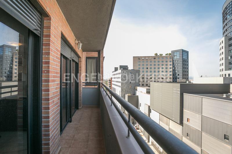 Foto 9096a153-8d65-46b4-9c55-79f1d8210824. Àtic amb calefacció aparcament piscina a Penya-Roja - Avda. Francia Valencia