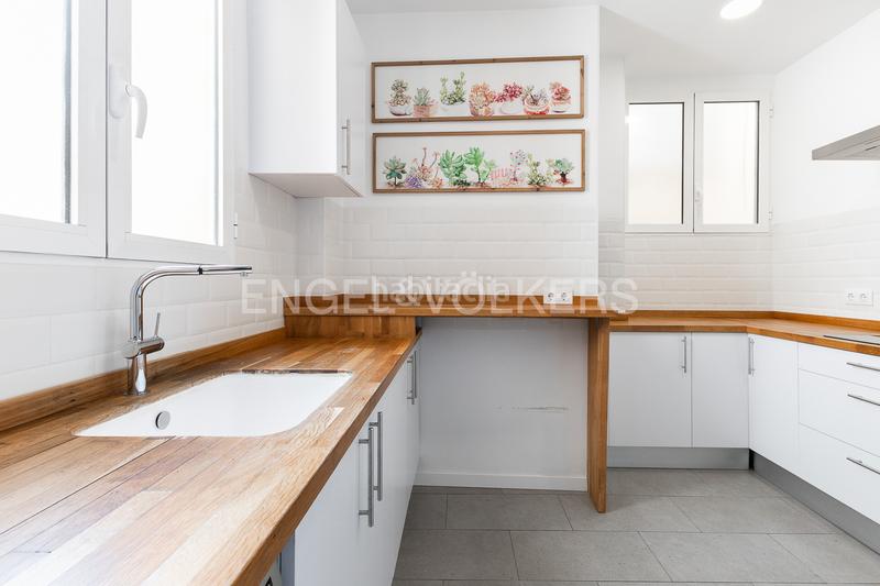 Foto 0c080407-b786-41eb-94c3-2f8e197f8116. Alquiler apartamento luminoso piso en pleno centro en Valencia
