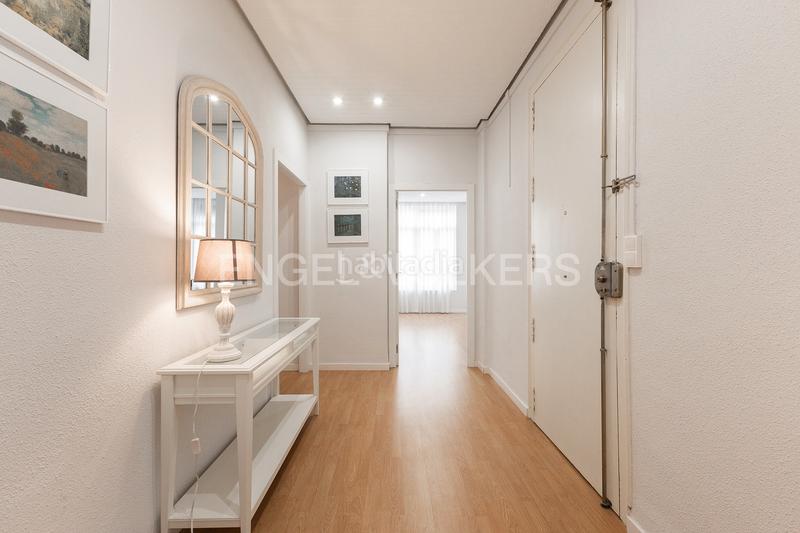 Foto 224e48b7-2d1d-422d-8792-7409c1bcda95. Alquiler apartamento luminoso piso en pleno centro en Valencia